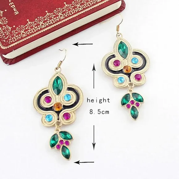 💮3/$30💮 Large Abstract Rhinestone Dangle Earrings - Picture 4 of 5